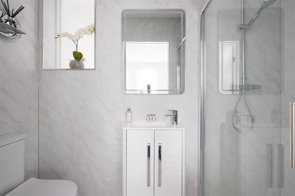 Bathroom1.jpg
