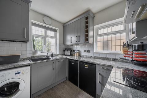 2 bedroom apartment for sale, Bromley Road, Beckenham