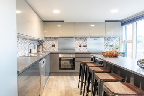 8 bedroom flat share to rent, Gloucester Road, Bristol BS7
