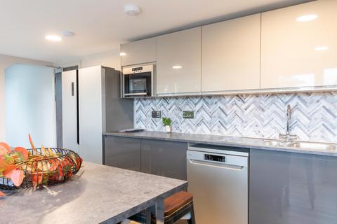 8 bedroom flat share to rent, Gloucester Road, Bristol BS7