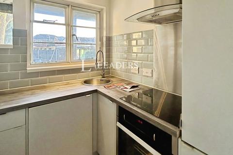 2 bedroom flat to rent, Anglesea Road, Southampton, Hampshire, SO15