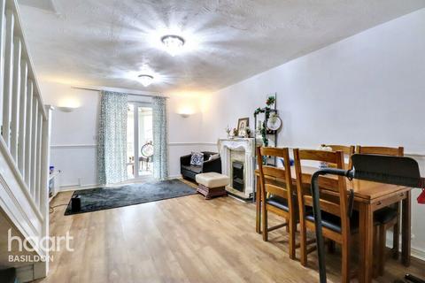 2 bedroom terraced house for sale, Magnolia Lane, Basildon