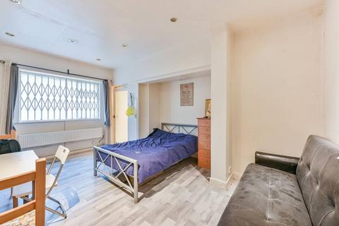 Studio for sale, Gloucester Terrace, Bayswater, London, W2