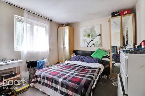 4 bedroom terraced house for sale, Malyons, Basildon