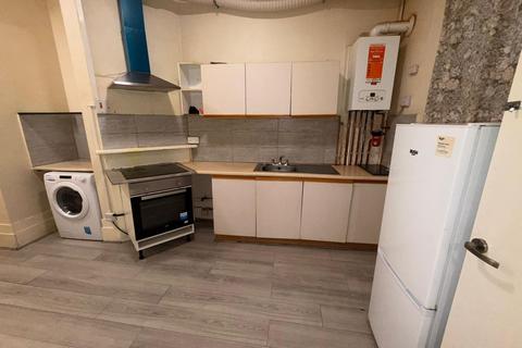 undefined, High Street North, Dunstable LU6