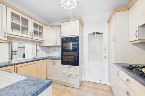 2 bedroom detached bungalow for sale, The Lawns, Beverley, HU17 7LS