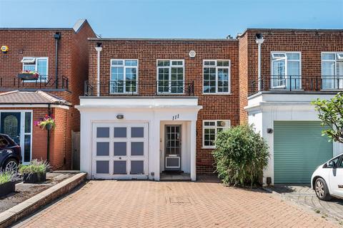 Peaches Close, South Cheam, SM2