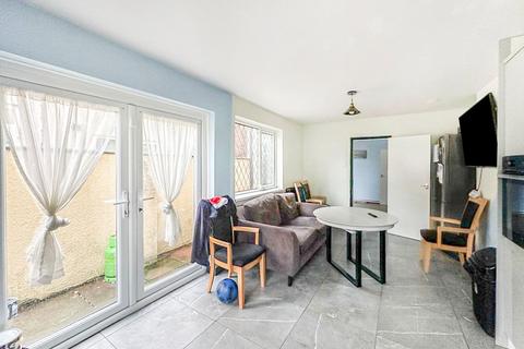 3 bedroom semi-detached house for sale, St. Matthew Street, Hull HU3