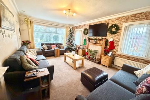 4 bedroom detached house for sale, Exley Head, Keighley, BD22