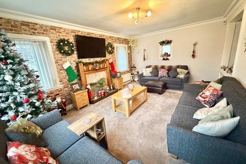 4 bedroom detached house for sale, Exley Head, Keighley, BD22