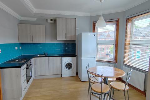 3 bedroom flat to rent, Acland Road, Willesden Green, London NW2