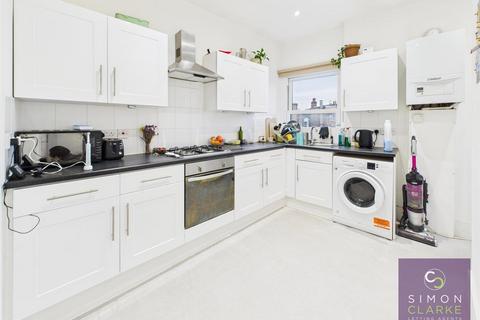 2 bedroom apartment to rent, Park Road, Crouch End, N8
