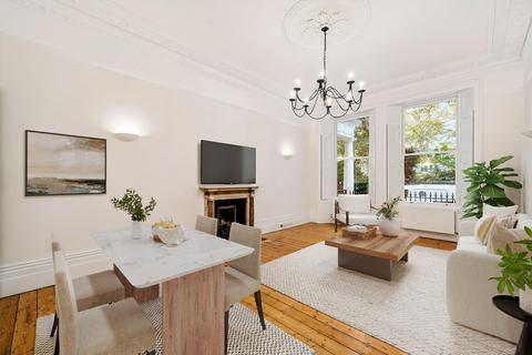 2 bedroom flat for sale, Courtfield Gardens, London, SW5