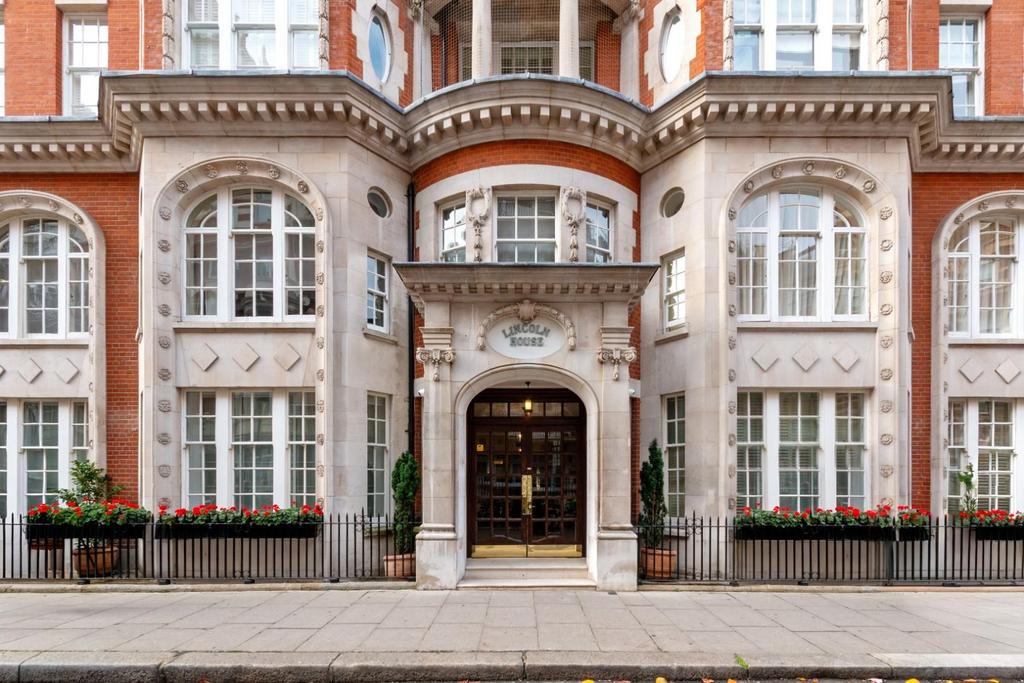 Lincolnd House 2.jpg