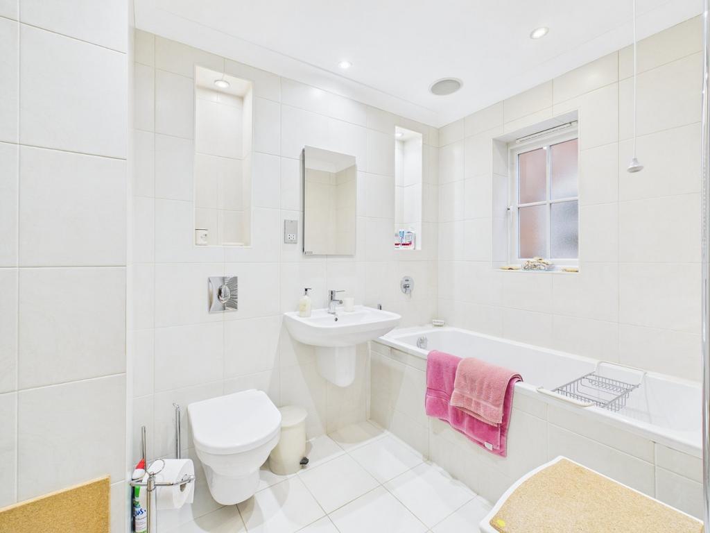 En Suite Bathroom