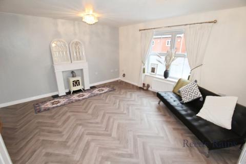 3 bedroom semi-detached house for sale, Topliss Way, West Yorkshire LS10