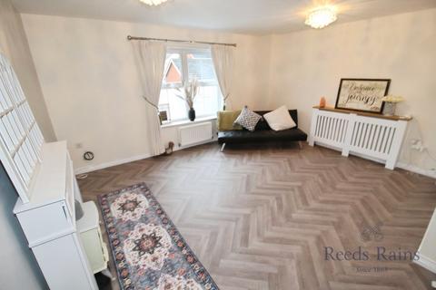 3 bedroom semi-detached house for sale, Topliss Way, West Yorkshire LS10