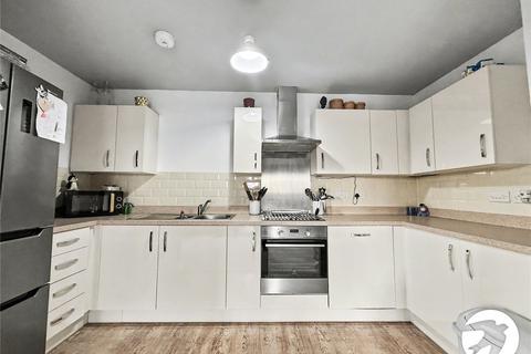 2 bedroom flat for sale, Lywood Drive, Sittingbourne, Kent, ME10