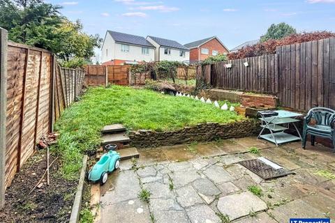 undefined, Luton LU2