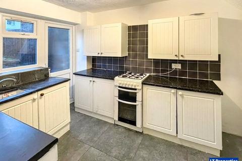 undefined, Luton LU2