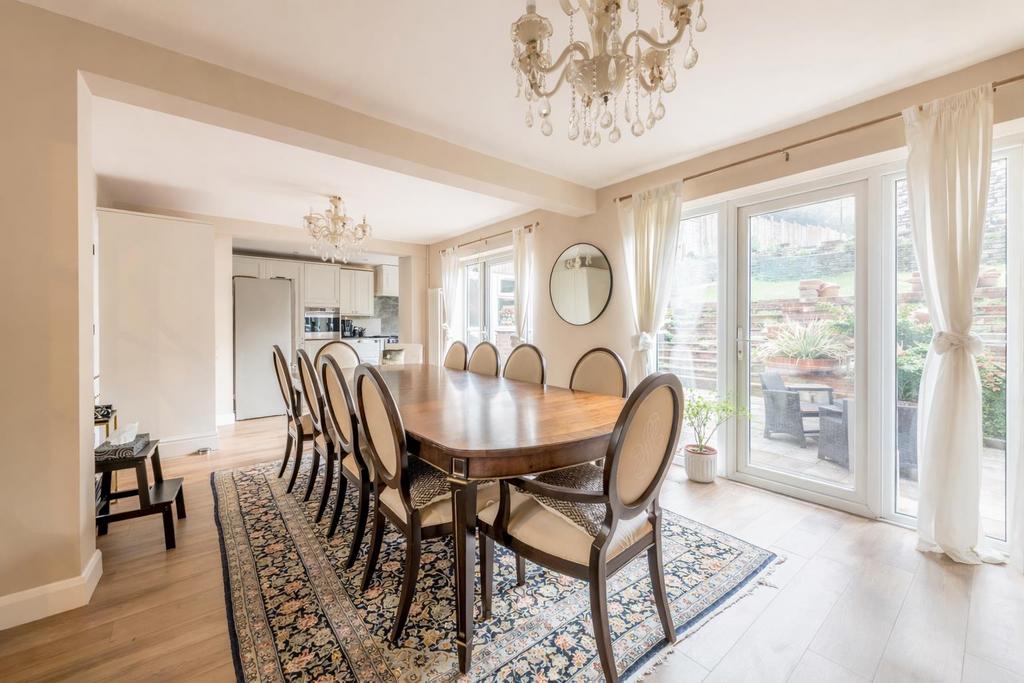 Dining Room.png