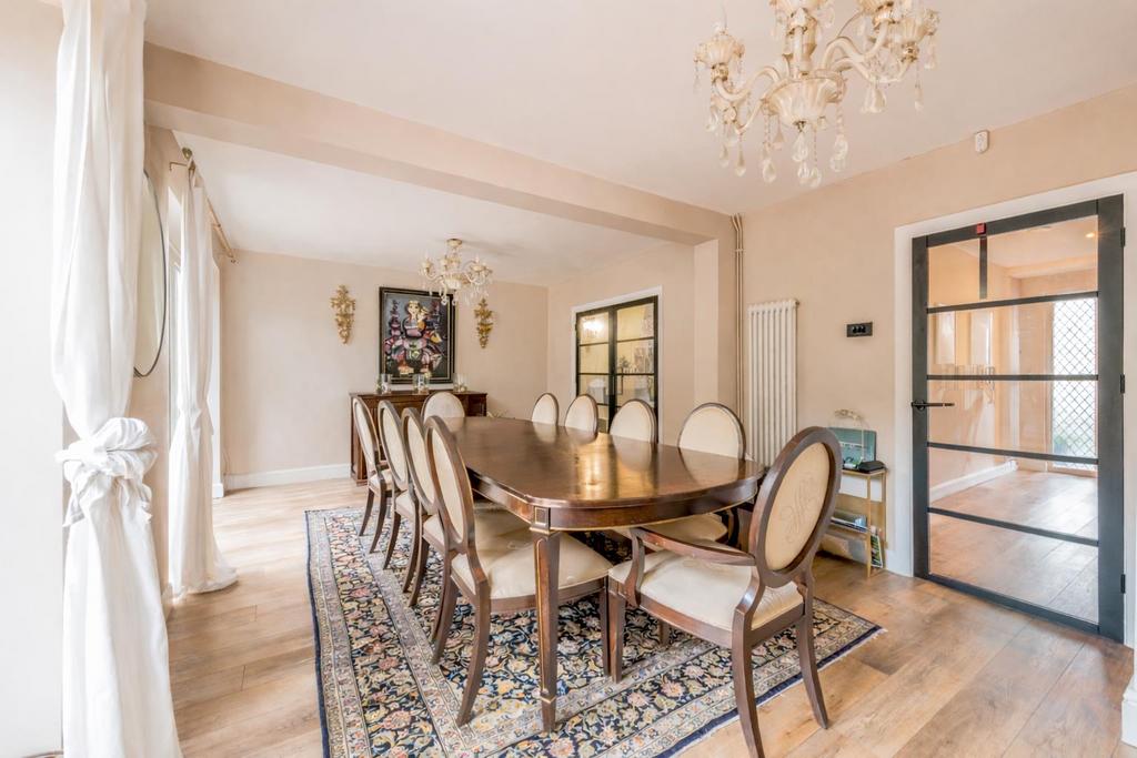 Dining Room2.png