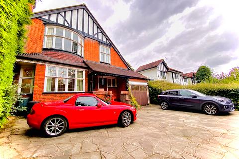 undefined, Brighton Road, CR8