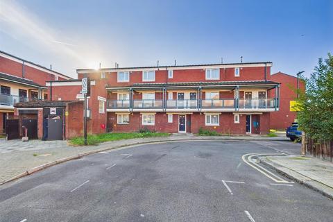 1 bedroom flat for sale, Victoria Crescent, London