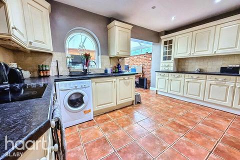 3 bedroom semi-detached house for sale, Willow Park Drive, Wigston
