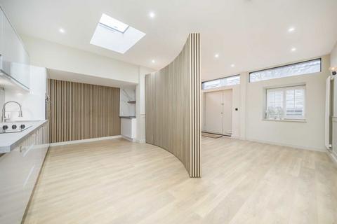 undefined, Gloucester Road, London W3