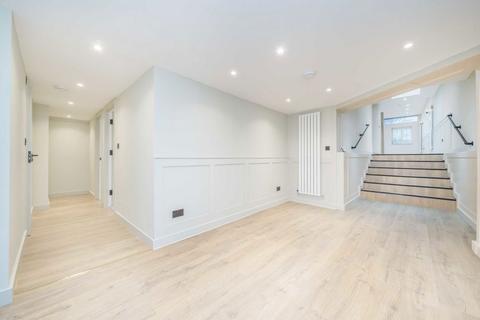 undefined, Gloucester Road, London W3