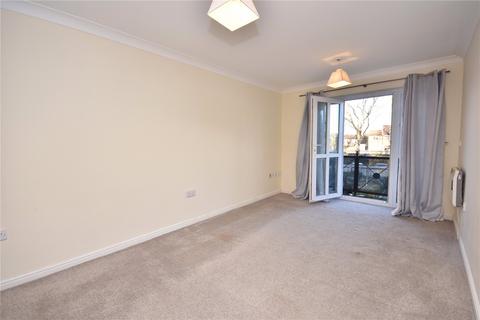 2 bedroom flat to rent, Coy Court, Buckinghamshire HP20