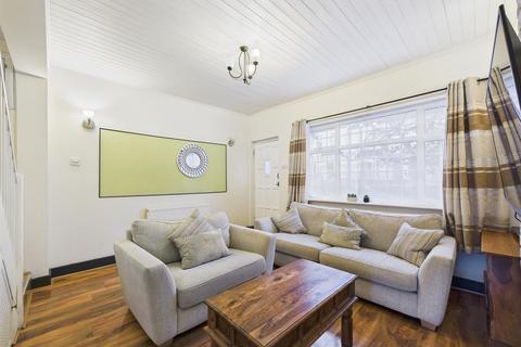2 bedroom terraced house for sale, Ferndale Road, London