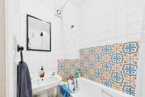 2 bedroom terraced house for sale, Cumberton Road, London