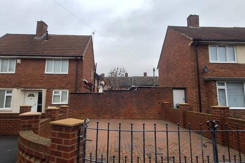 2 bedroom semi-detached house to rent, Chilton Close, TS19 8SS