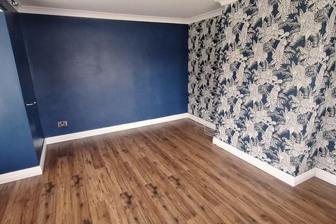 2 bedroom semi-detached house to rent, Chilton Close, TS19 8SS