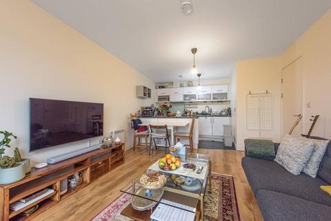 1 bedroom flat to rent, Friern Barnet Road, Friern Barnet, London, N11