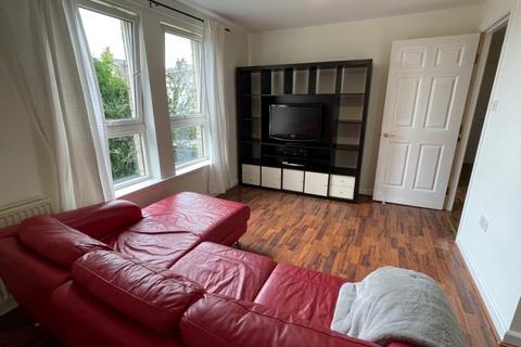 2 bedroom flat to rent, Dryden Gait, Edinburgh EH7
