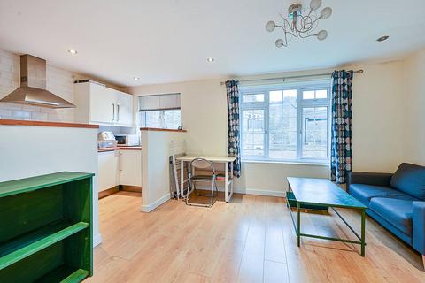 undefined, Avenue Road, London, Acton, London, W3