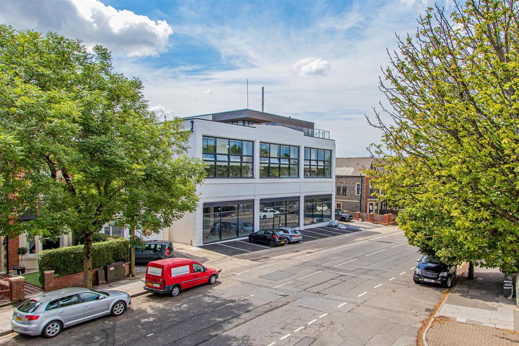 The Moorwell ext mast-6.jpg
