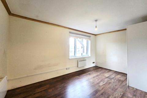 undefined, Maple Leaf Court, Waltham Cross EN8
