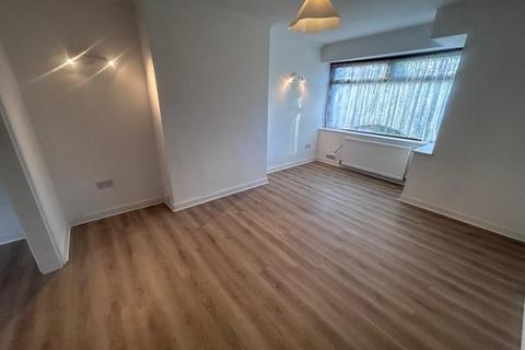 3 bedroom semi-detached house to rent, Lancaster Road, Salford,