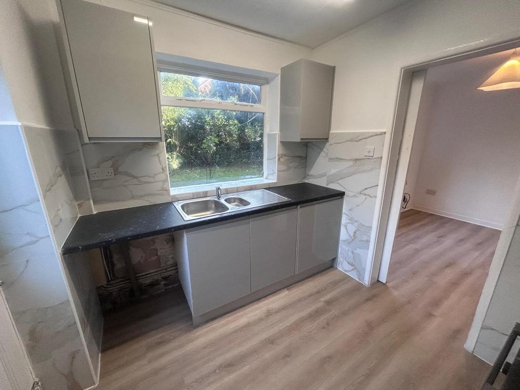 Kitchen b
