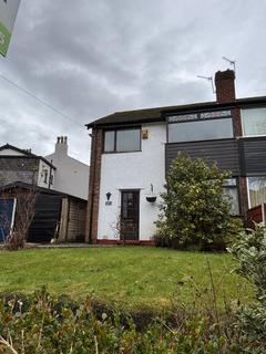 3 bedroom semi-detached house to rent, Lancaster Road, Salford,