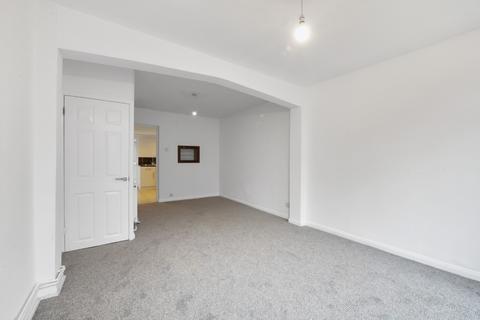 3 bedroom semi-detached house to rent, Wingfield Road, Gravesend, Kent, DA12