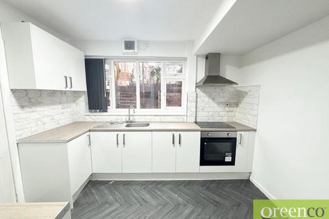 2 bedroom terraced house to rent, Manchester Road East, Salford M38