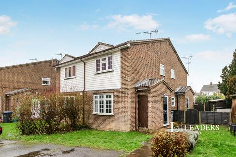 1 bedroom house to rent, Cornhill Close, Addlestone, KT15