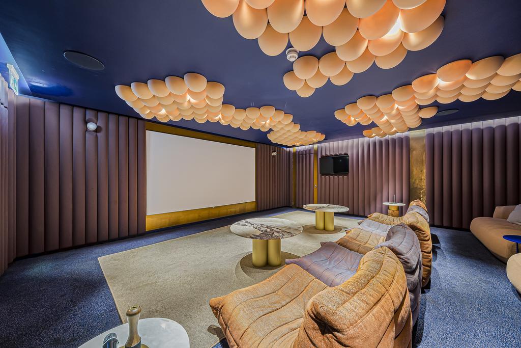 Entertainment room.JPG