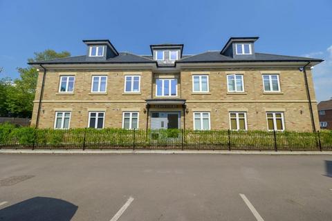 2 bedroom flat to rent, Roe Green Lane, Alban Court, AL10