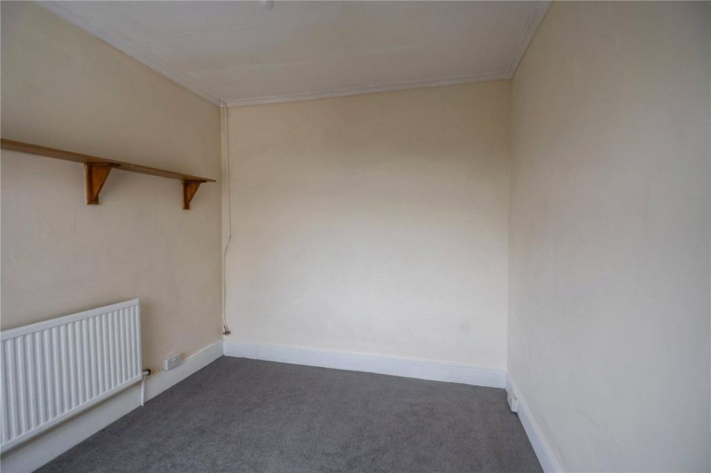 Bedroom 2 (2)